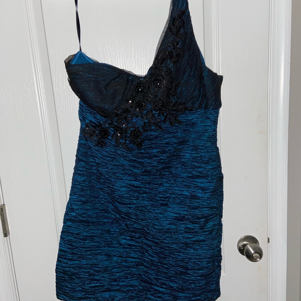 One should dress